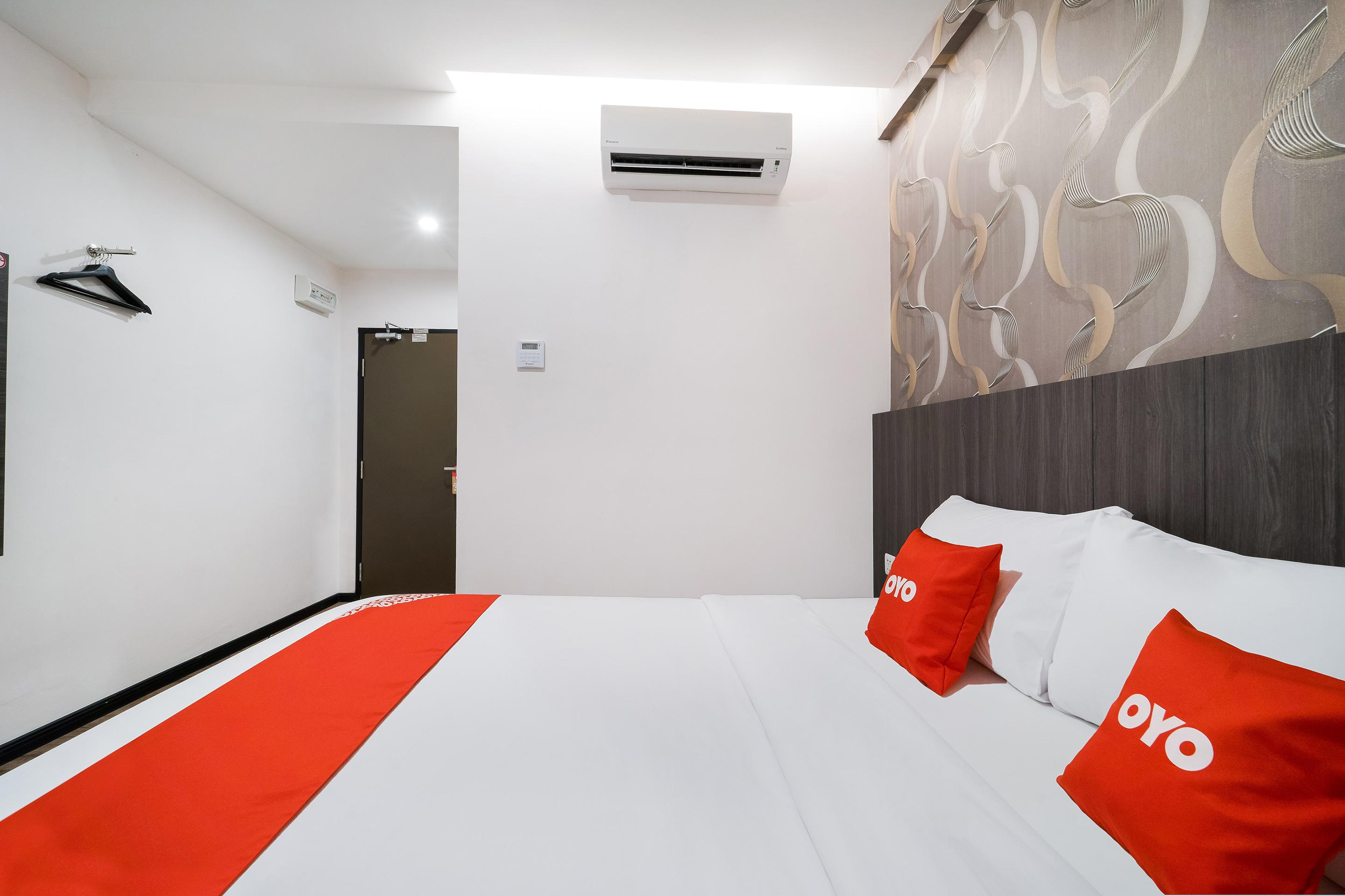 צ'אנגלון Capital O 89386 Stay 365 Hotel מראה חיצוני תמונה
