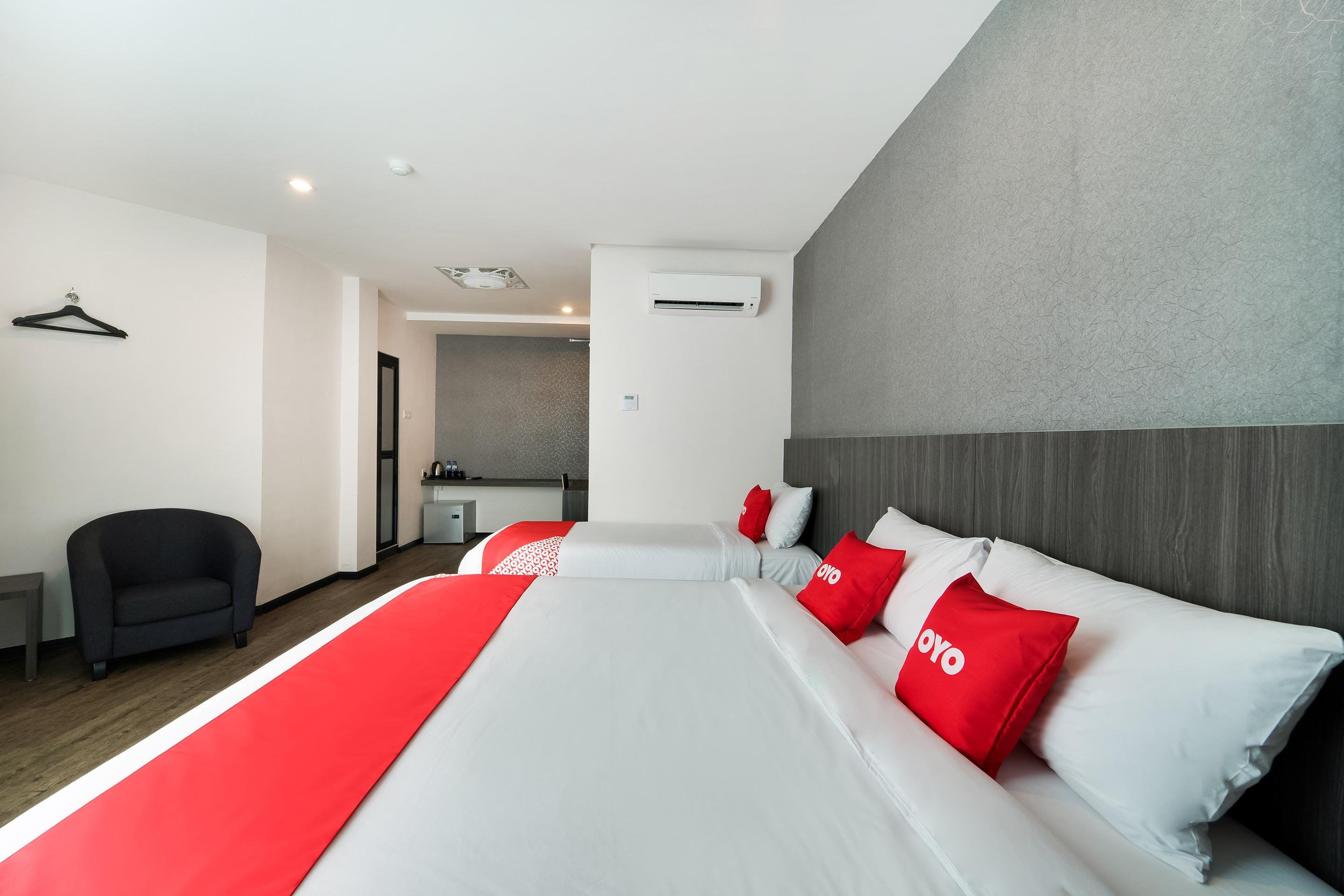 צ'אנגלון Capital O 89386 Stay 365 Hotel מראה חיצוני תמונה