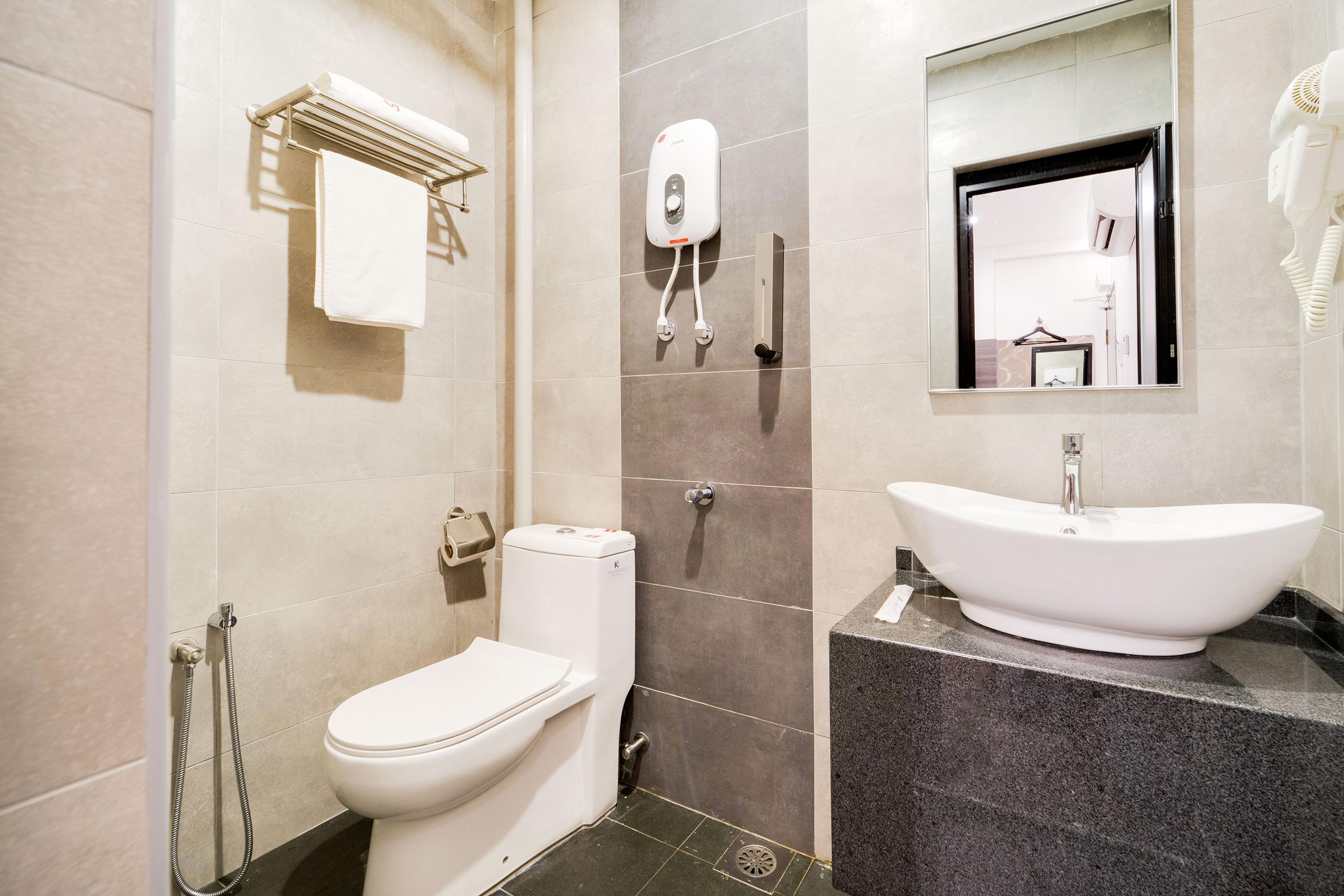 צ'אנגלון Capital O 89386 Stay 365 Hotel מראה חיצוני תמונה