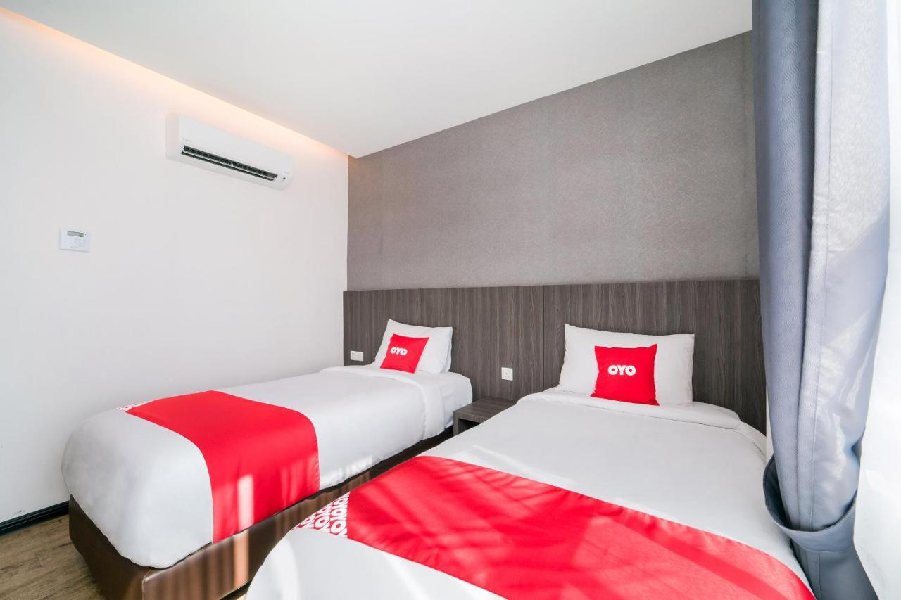 צ'אנגלון Capital O 89386 Stay 365 Hotel מראה חיצוני תמונה